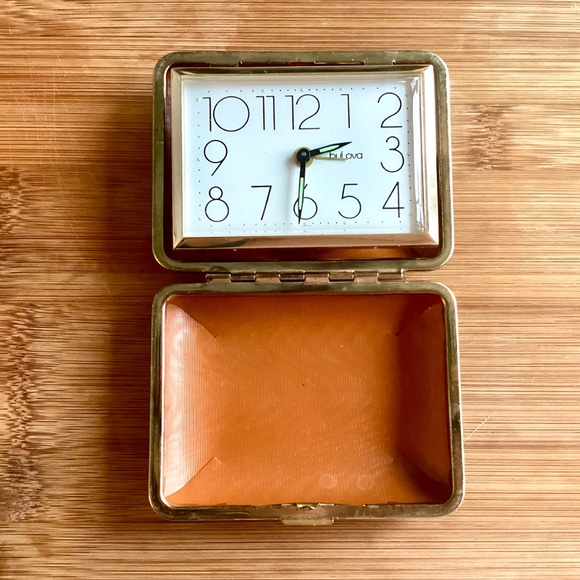 Vtg Bulova Travel Alarm Clock Wind-Up Gold/Brown Leather Case Tested/Works Japan - Picture 9 of 16